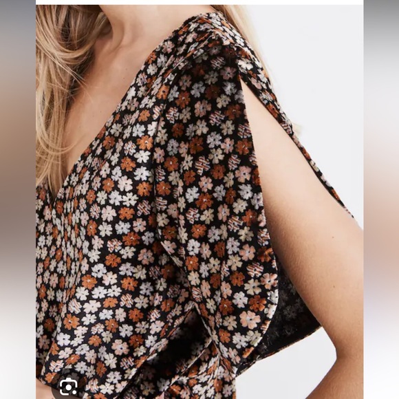 Madewell Velvet Tulip-Sleeve Ruffle Top Dark Floral, Size L, short split sleeve - Picture 3 of 6